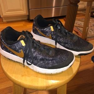 Women's Nike Flex Experience RN 6 Tennis Shoes